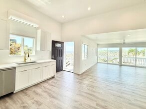Building Photo - 1532 Anuhea Pl