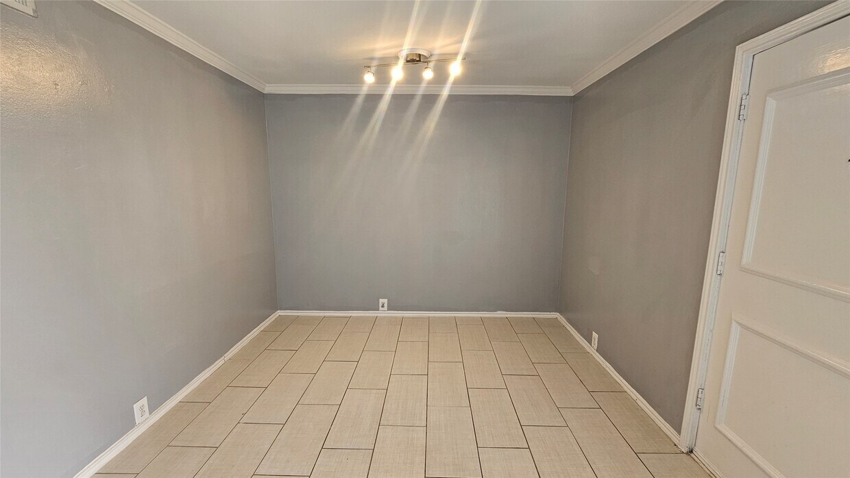 Primary Photo - 3015 Greenridge Dr