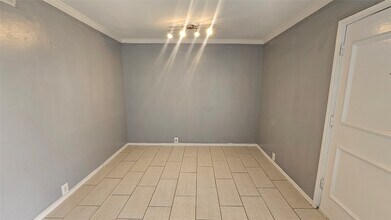 Building Photo - 3015 Greenridge Dr Building Photo - 3015 Greenridge Dr