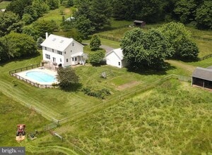 Building Photo - 137 Elk Ranch Park Rd