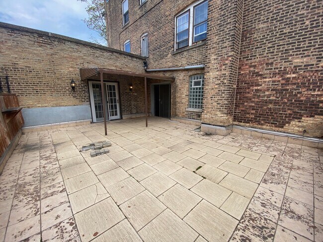 Foto del edificio - 7434 N Seeley Ave