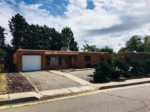 Building Photo - 1606 Virginia St NE