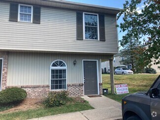 Building Photo - 600 E Sherwood Hills Dr