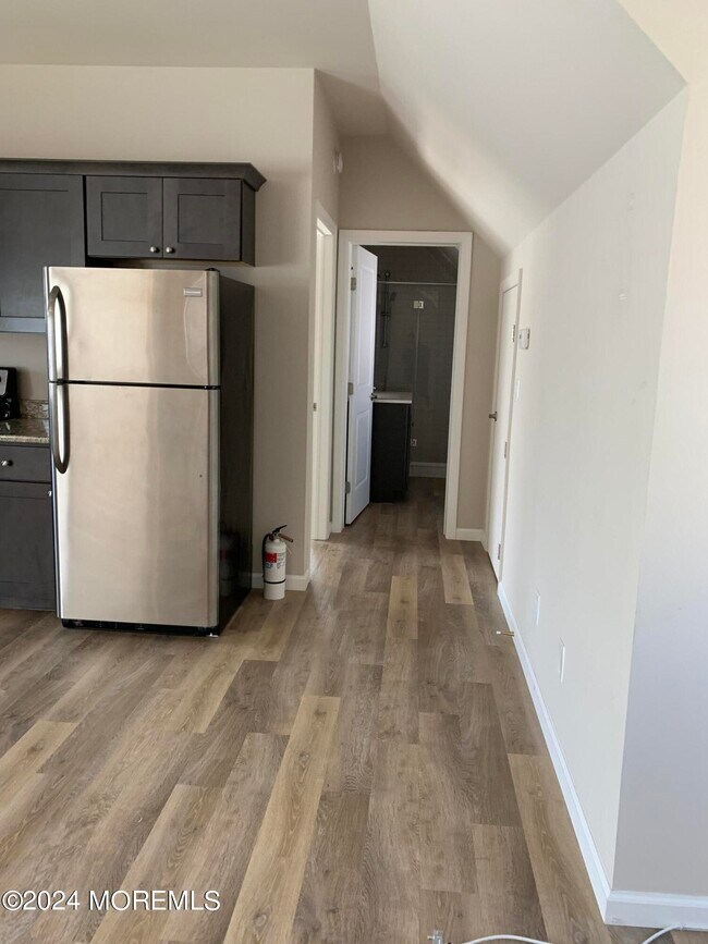 Building Photo - 207 Brinley Ave