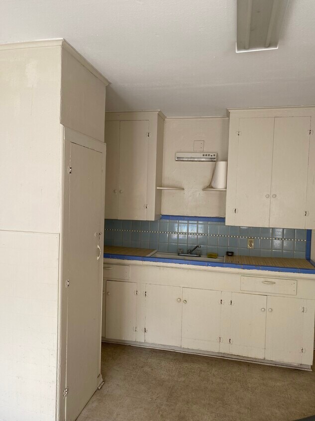 Foto del edificio - 130 E Elmwood St