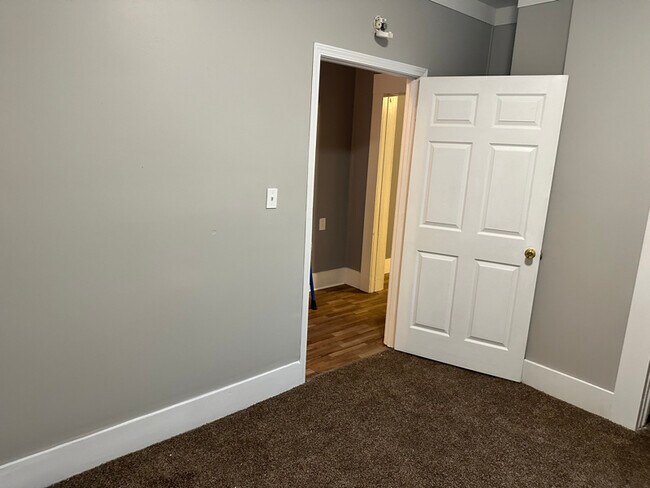 Building Photo - 3213 Hale Ave