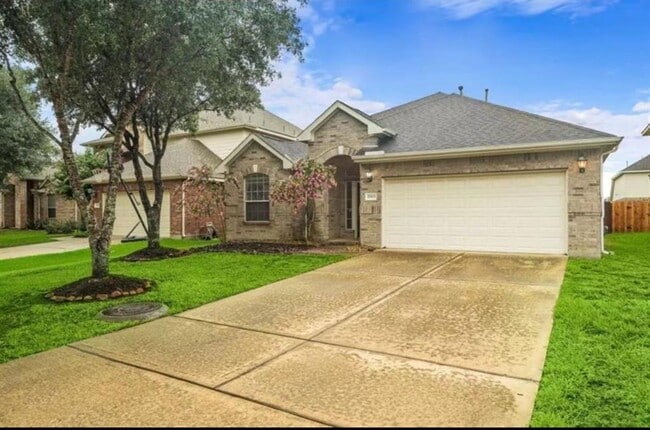 Building Photo - 17923 Serene Shore Dr