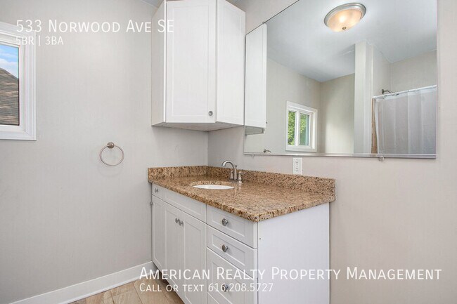Foto del edificio - 533 Norwood Ave SE
