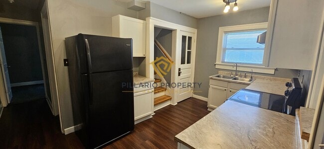 Photo - 44-46 S Ewing St Apartment