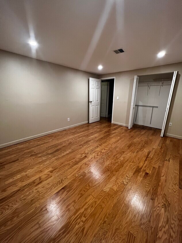 Foto del edificio - 221 Oak St