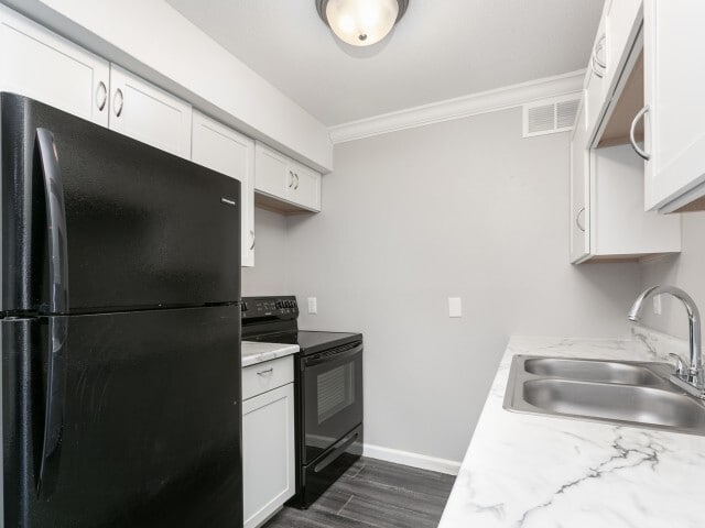 Foto del edificio - Bear Garden Apartments