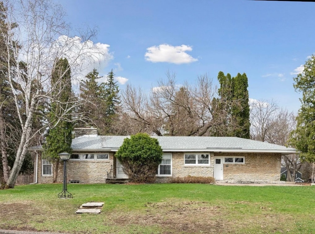 Primary Photo - 600 Meadow Ln S