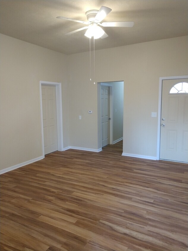 Living Room - 2030 Culbertson Ave