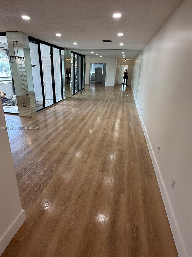 Foto del edificio - 3553 Magellan Cir