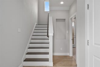 Building Photo - 2510 Tuam St Building Photo - 2510 Tuam St