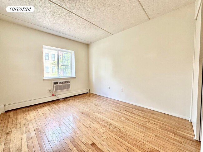 Foto del edificio - 321 E 119th St