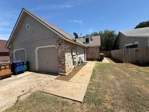 Building Photo - 9313 Kempler Dr