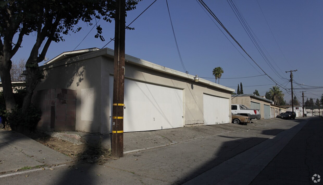 Foto del edificio - 5163 Canoga St