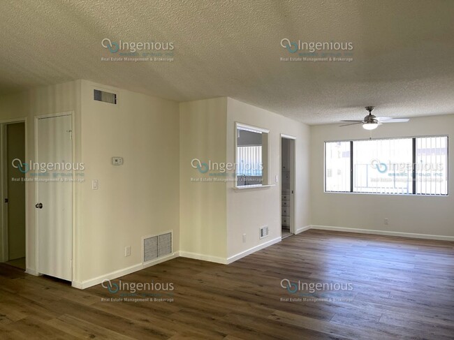 Foto del edificio - Spacious 3 Bed 2.5 Bath Townhouse in Prime...