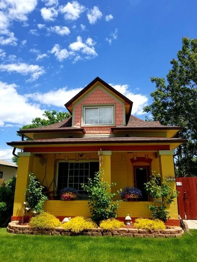 Foto del edificio - Turn-Key Charming 3BR 1906 Modern Updated ...