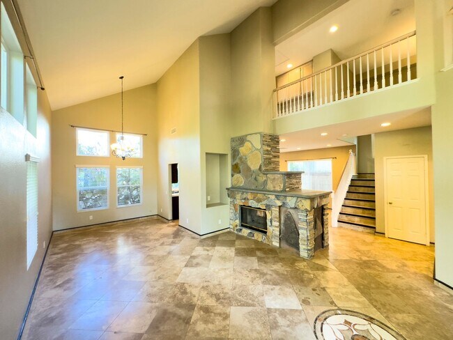 Building Photo - Wonderful 3 bedroom 2.5 bath home in Coast...