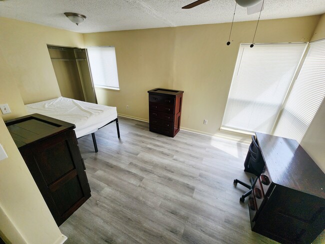 Foto del edificio - 1348 Hunters Rd