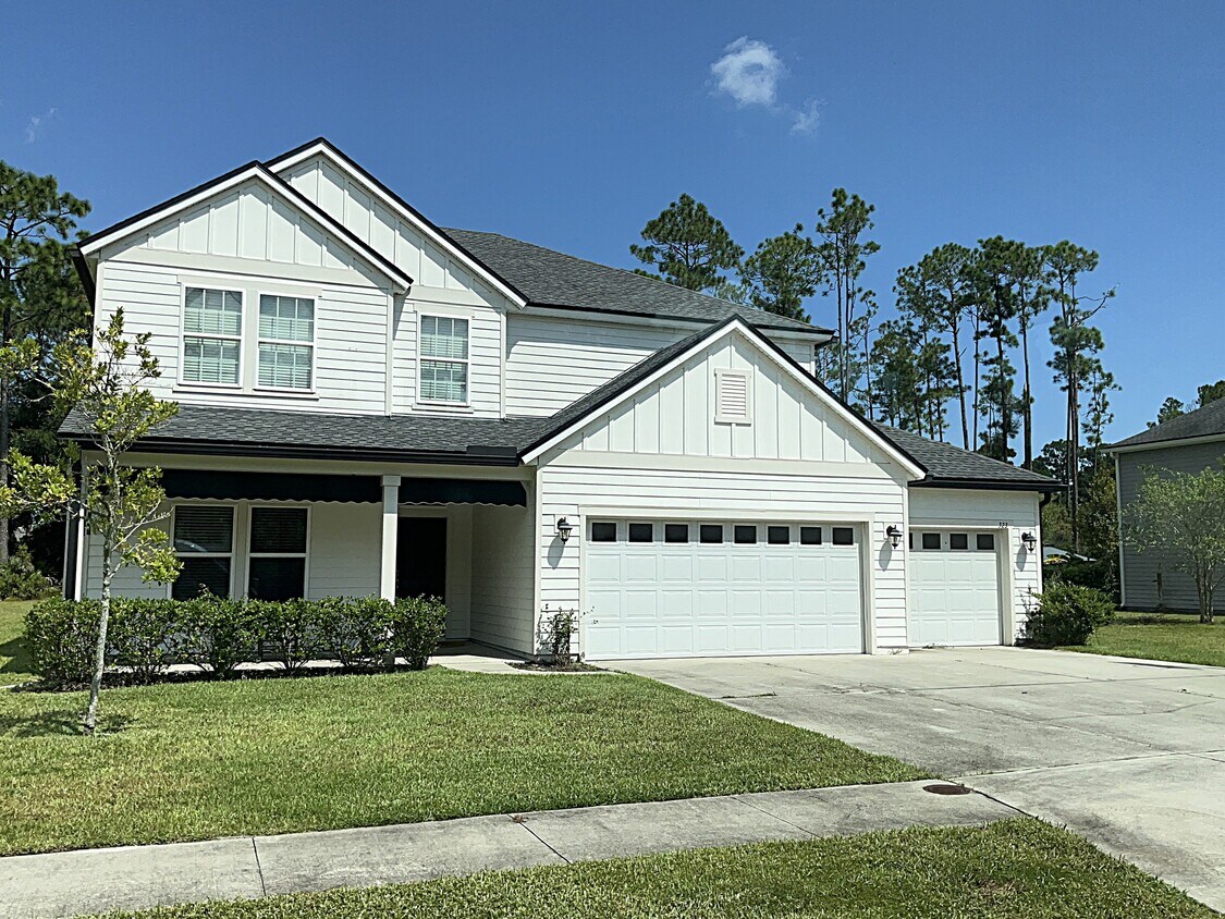 Foto principal - 323 Cortez Dr