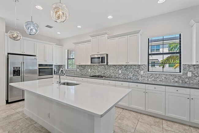 Foto del edificio - 12913 Alton Rd