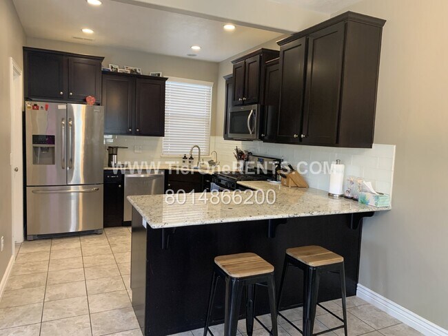 Building Photo - This property offers a NO DEPOSIT option available for qualified renters!