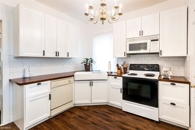 Foto del edificio - 6 br, 2 bath House - 914 Longfellow St