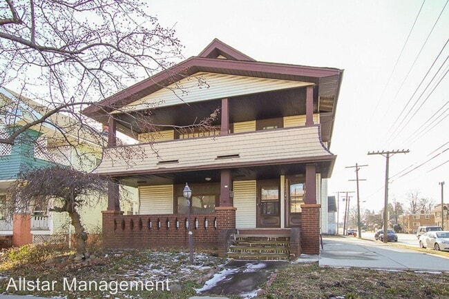 Building Photo - 10429 Almira Ave