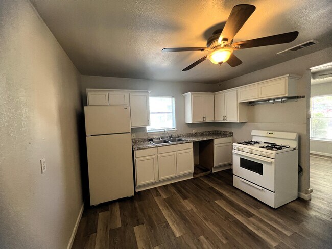 Photo - 2209 Bolivar St House