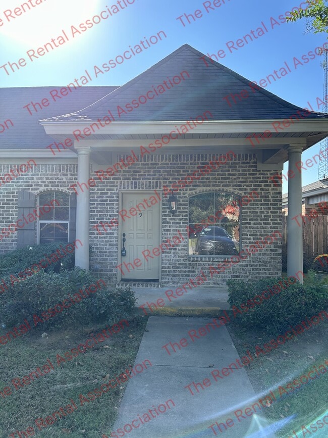 Building Photo - 120 Church St