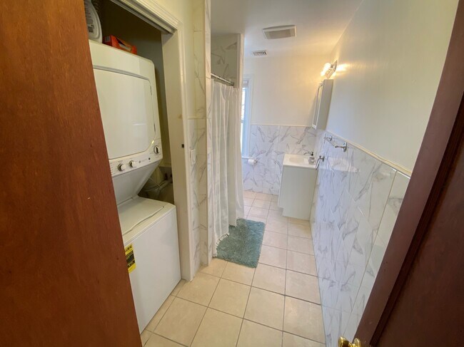 Bathroom 1 - 152 W 4th Ave