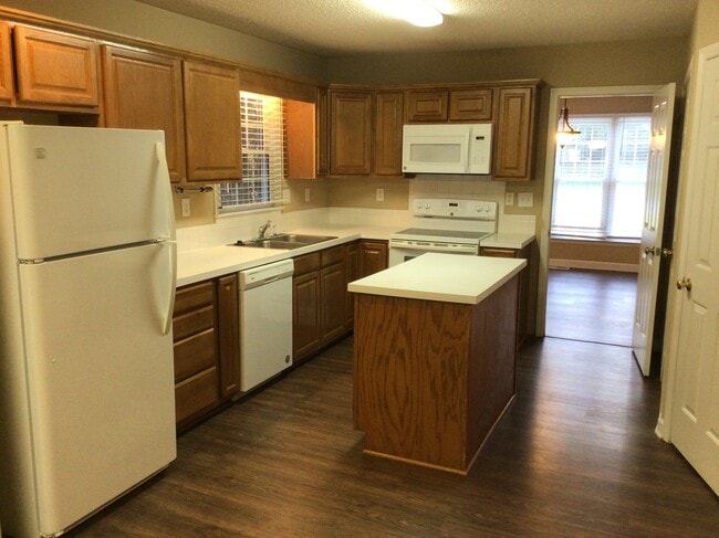 Building Photo - 1143 Sequoia Dr