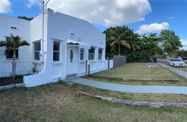 Building Photo - 479 NE 129th St