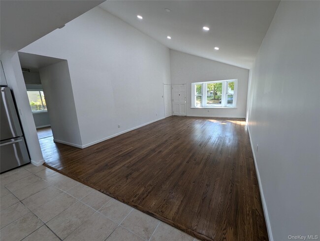 Building Photo - 144 Sequoia Dr