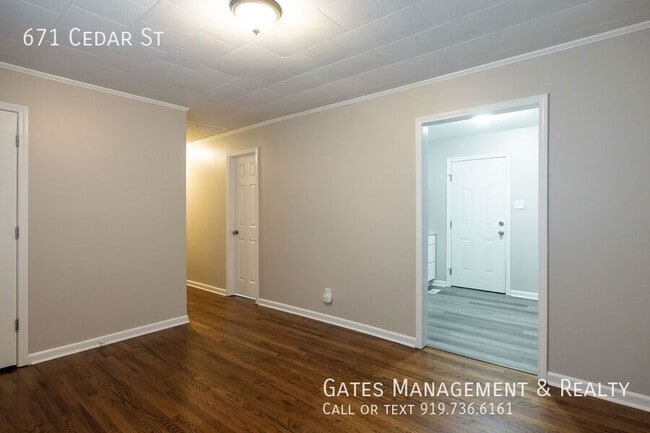 Building Photo - 671 Cedar St