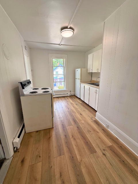 Building Photo - 14 Willow St