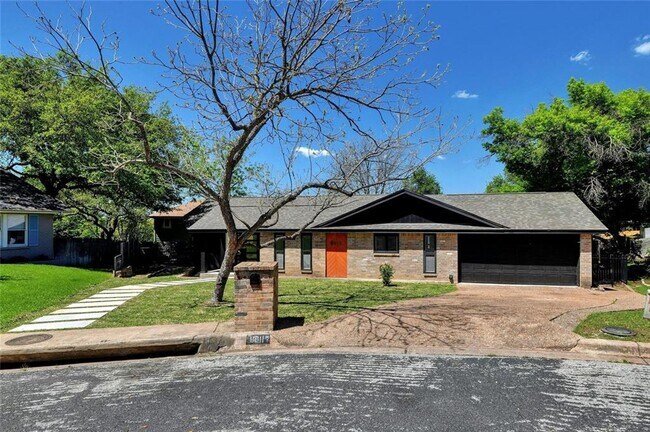 Building Photo - Twin Mesa Gem - Available Now!