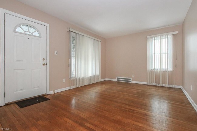 Building Photo - 3435 E 147th St