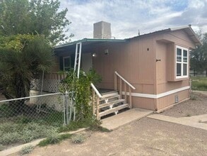 Building Photo - 4853 Short St
