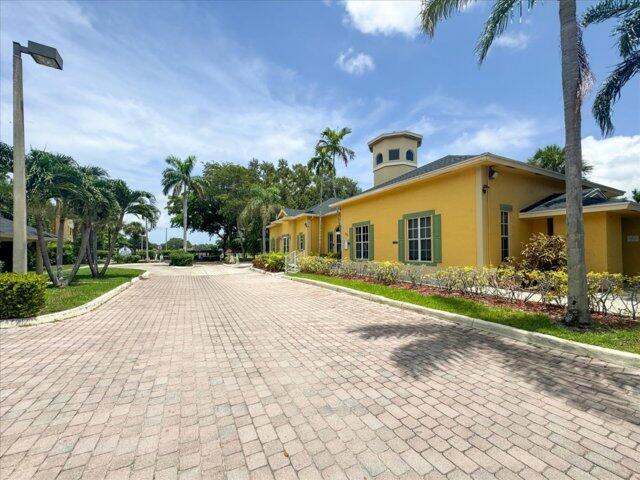 Foto del edificio - 1104 Meadows Cir