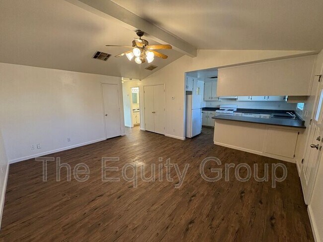 Building Photo - 103 W Laurel Ave