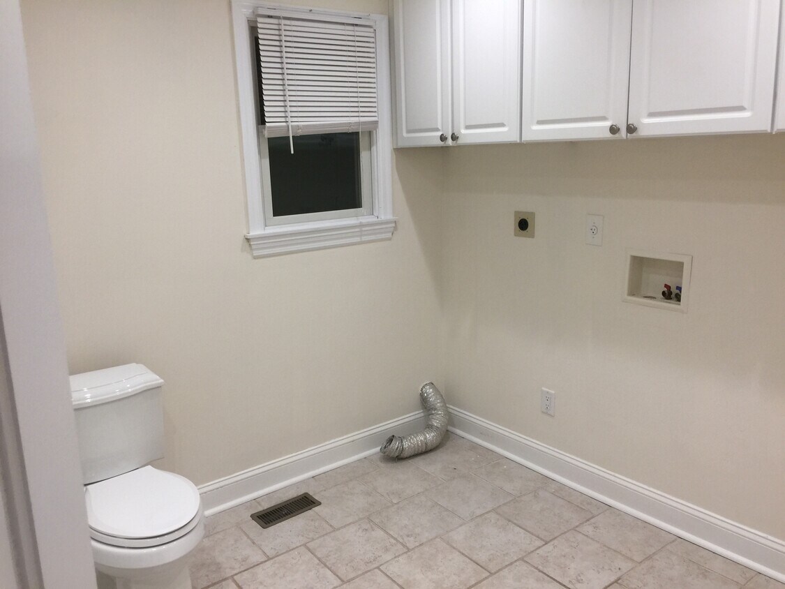 10 Golden Hill St Unit 1st floor, Bethel, CT 06801 Apartments in