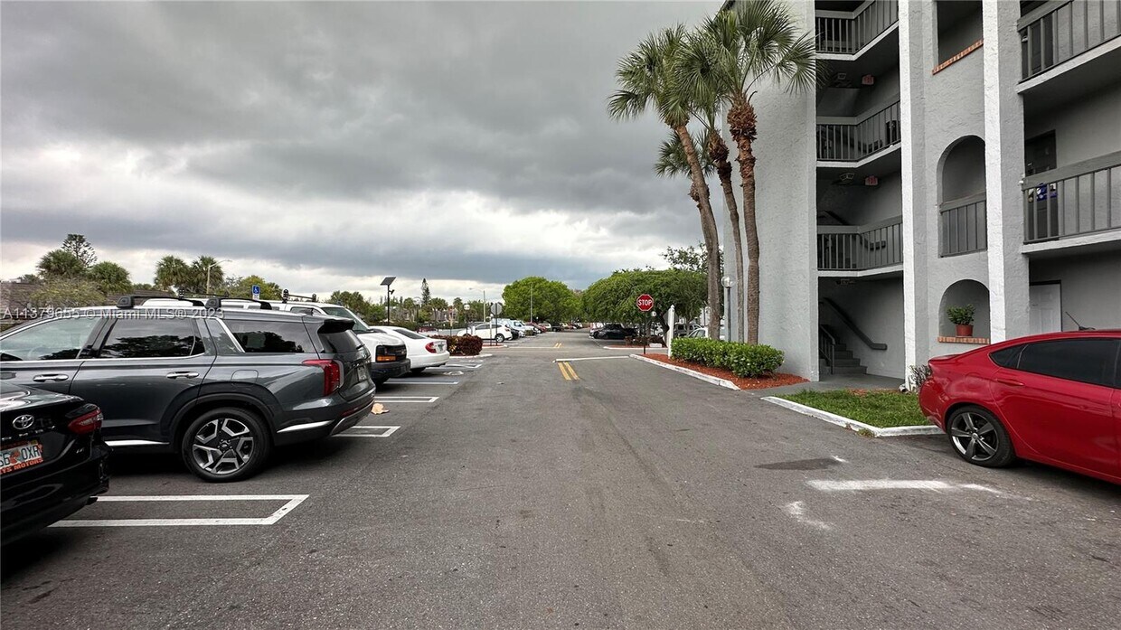 1700 N Congress Ave Unit 106, West Palm Beach, FL 33401 Condo for Rent in West Palm Beach, FL