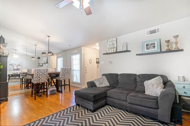 Foto del edificio - 14277 Preston Rd