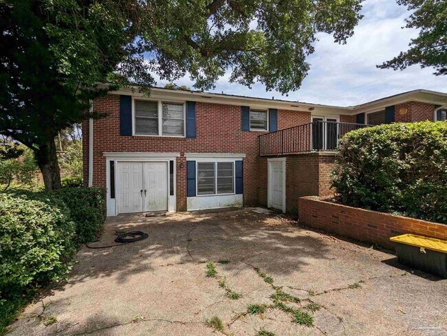 Building Photo - 2770 Magnolia Ave