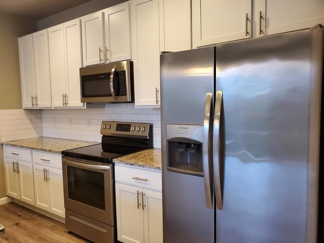 Foto del edificio - 6909 Delaney Ln NE