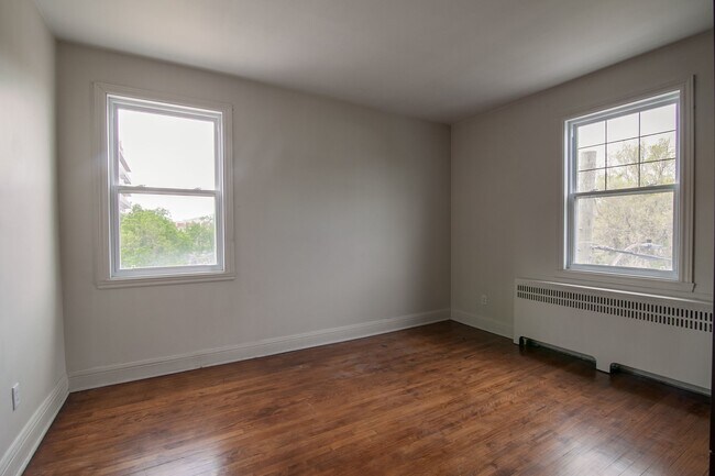 Photo du bâtiment - 5550 Rue Snowdon